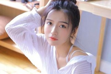 2025年新澳门最准确最准_: 牵动人心的表现，隐藏着思考的深意吗？